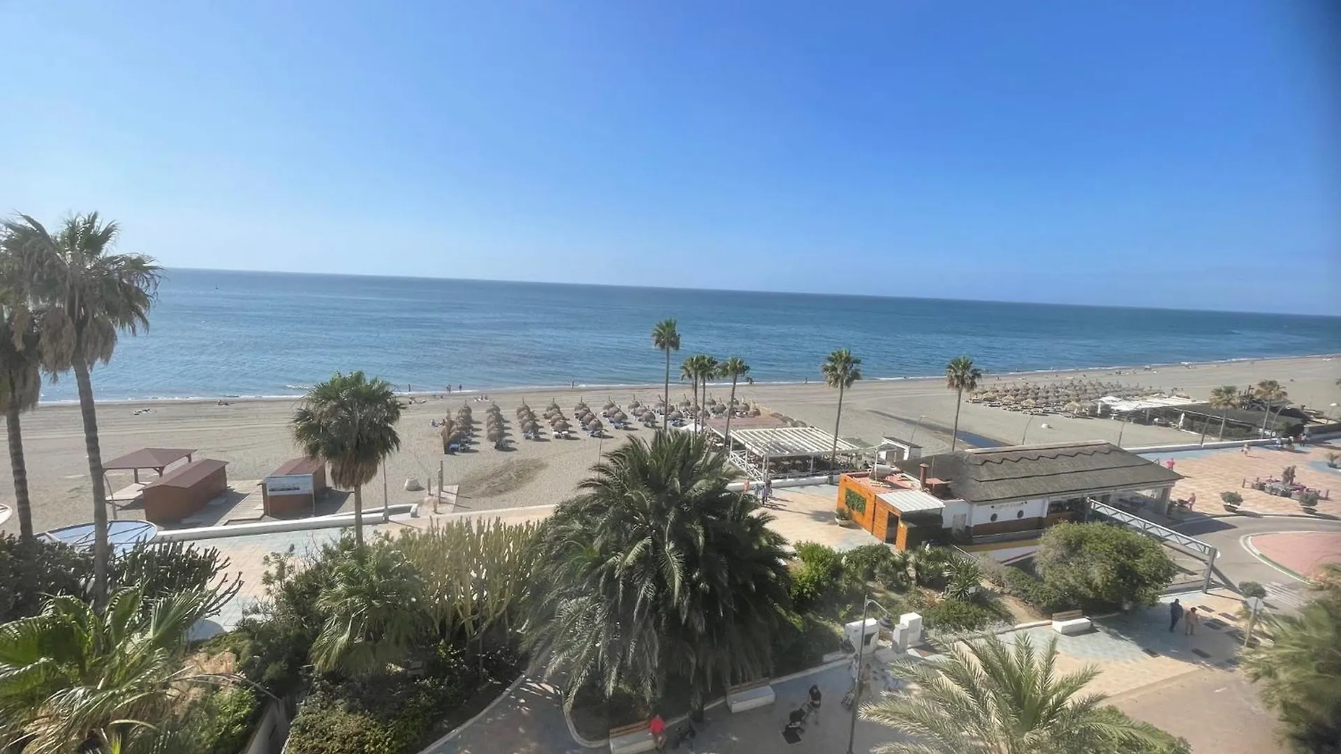 Estepona Beach Suites. Playa
